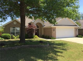 701 College Pl, Bentonville, AR 72712