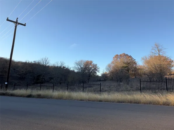 283 Cozy Cove Ct, Chico, TX 76431
