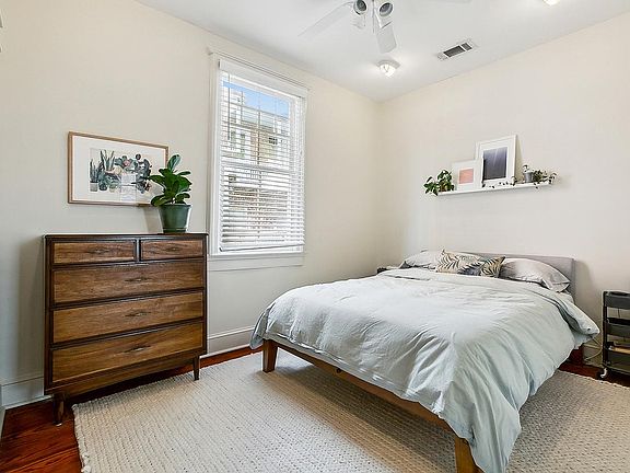 5th image of 2034 Prytania St Unit 1