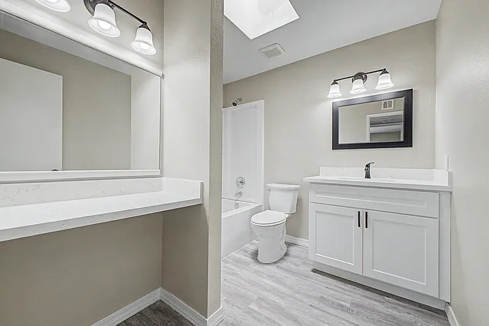 8129 W Hazelwood St — Photo 10