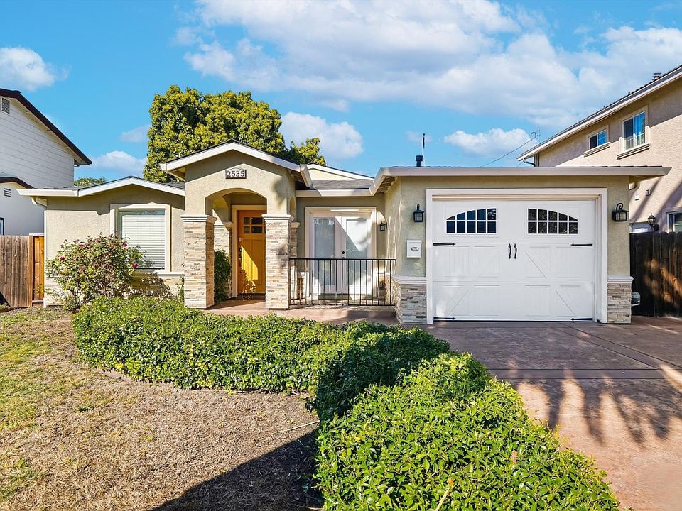 1st image of 2535 Crystal Dr
