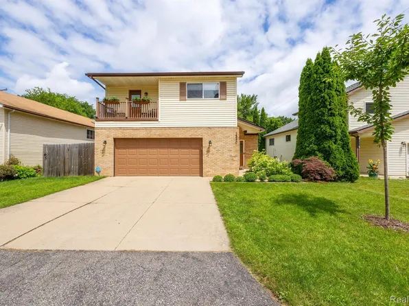 2540 Southlawn St, Ypsilanti, MI 48197