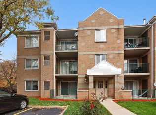 5357 N East River Rd APT 101, Chicago, IL 60656