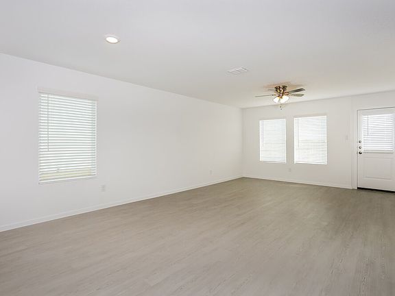 4th image of 10513 Sequoia Dr