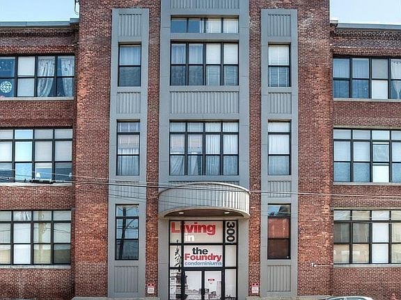 2nd image of 300 Communipaw Ave APT 207