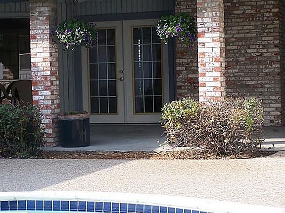 5th image of 2328 Claridge Cir