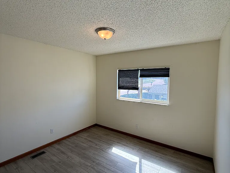 725 Pennington Dr — Photo 19