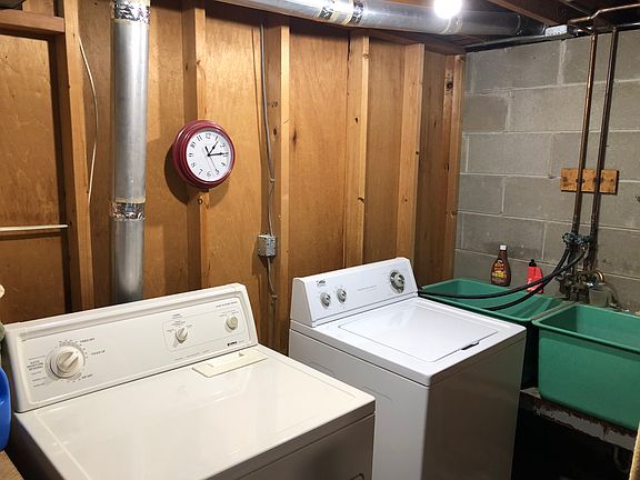 5th image of 865 Charlotte Dr