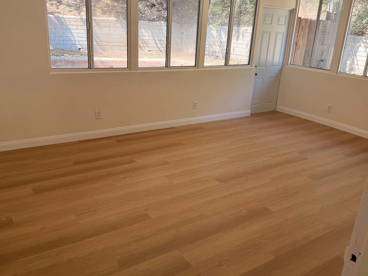 3 bed, 1232 sqft, $4,200 — Photo 2