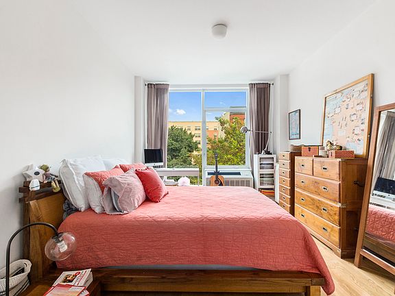 4th image of 306 W 116th St APT 4A