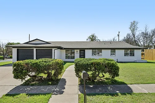 3304 Brookbend Dr Photo 1