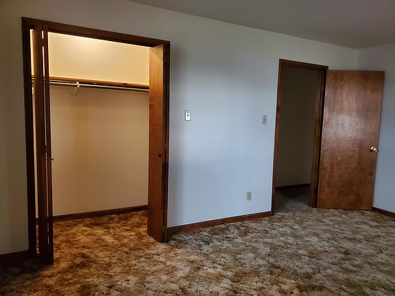 2nd image of 5101 W Deyoung St