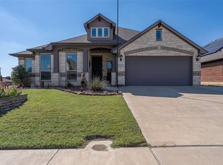 501 Lakeview Dr, Alvarado, TX 76009