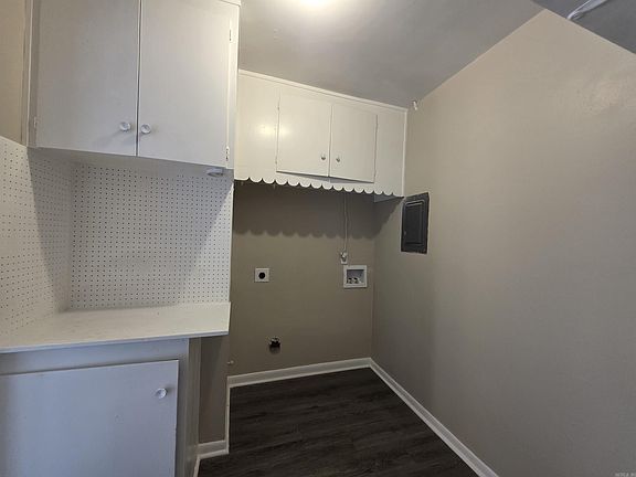 5th image of 4007 Peggy Ann Dr
