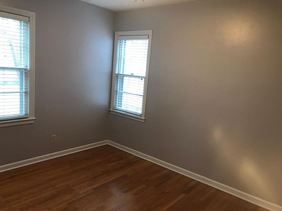 5th image of 4917 W 72nd St