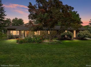 340 Donegal Dr, Rochester Hills, MI 48309