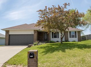 196 Shady Acres Cir, Nixa, MO 65714
