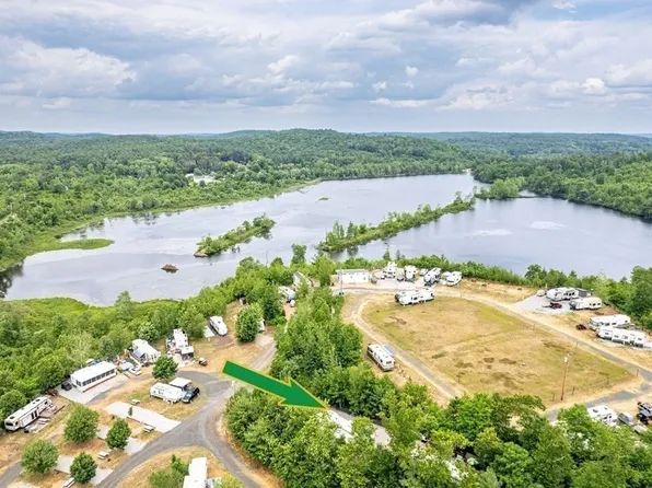 49 E Brimfield Holland Rd #206-208-210, Brimfield, MA 01010