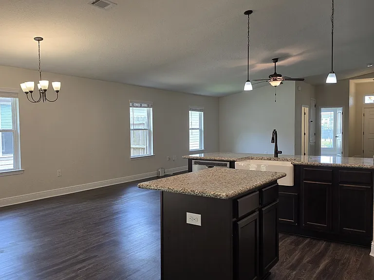 5157 Peach Dr — Photo 11