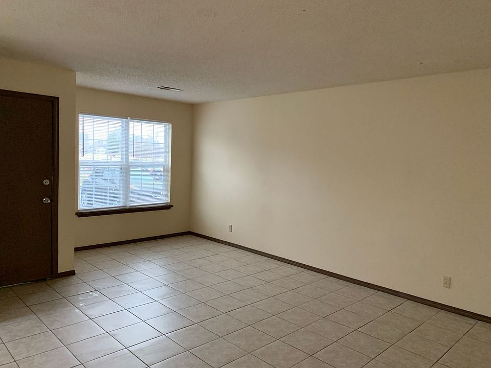 1st image of 1015-1021 S Saint Louis Ave #1