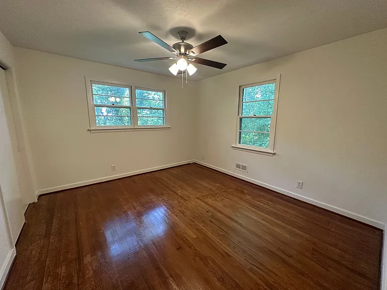 1604 McCall Dr — Photo 10