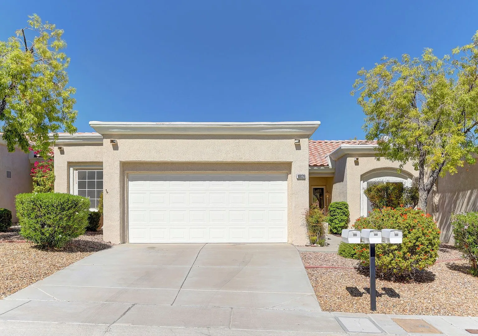 55+ Sun City Summerlin Beauty — Photo 2