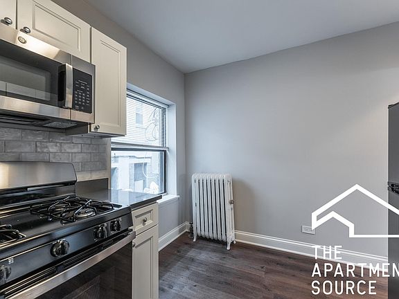 3rd image of 5732 N Winthrop Ave #111