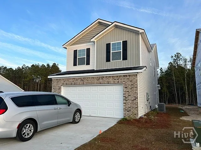 4 bed, 2.5 bath, 2005 sqft, $2,800 — Photo 2