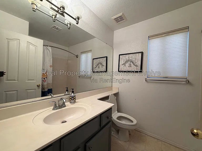 2227 E Edna Ave — Photo 22