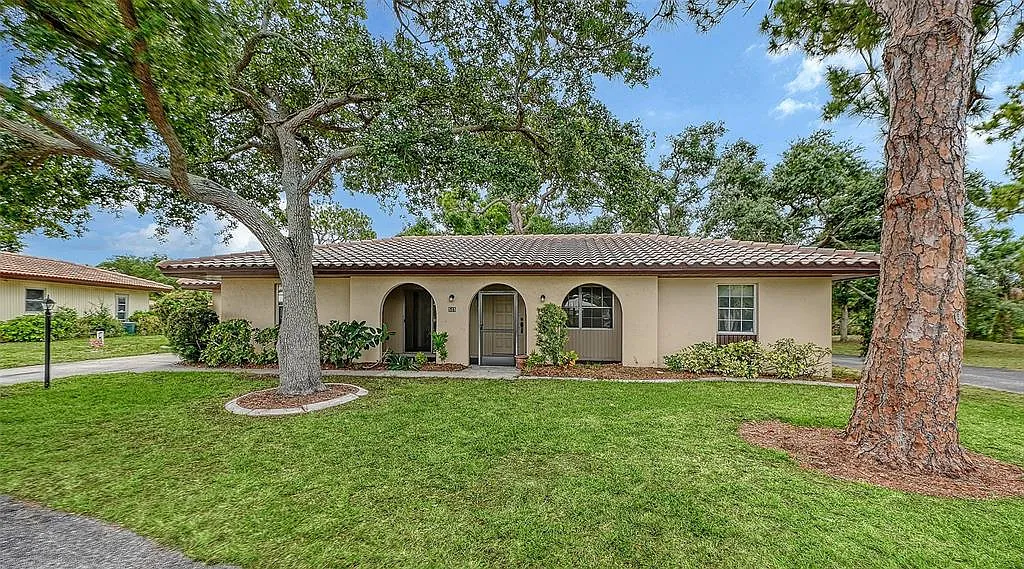 2 bed, 2.0 bath, 1498 sqft, $2,200 — Photo 2