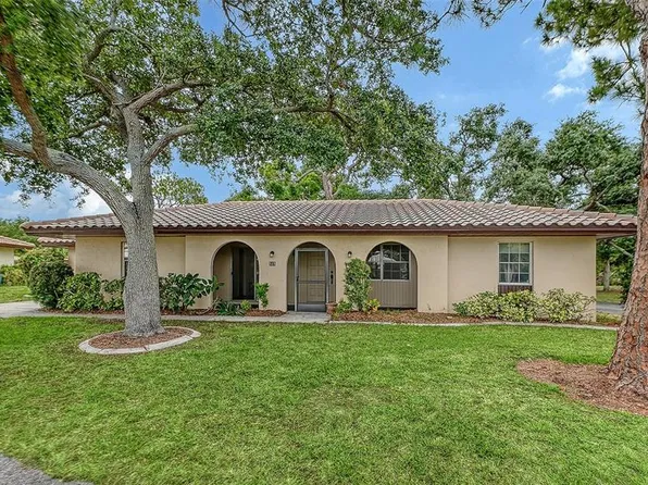 515 Rousseau Dr, Nokomis, FL 34275