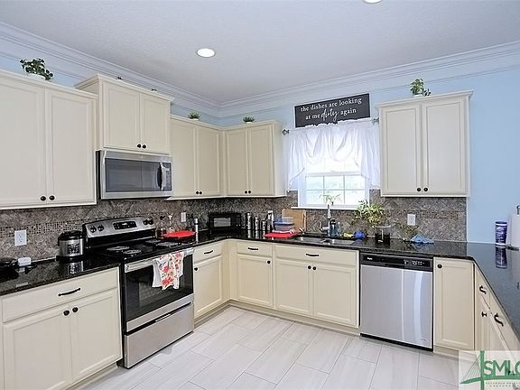 3rd image of 50 NE Mount Vernon Terrace