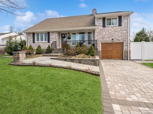 232 Normandy Road, Massapequa, NY 11758