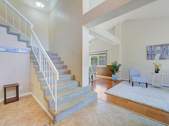5th image of 1110 Tanglewood Dr