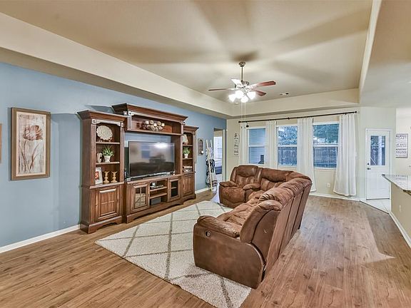 4th image of 2614 Glenfield Manor Ln