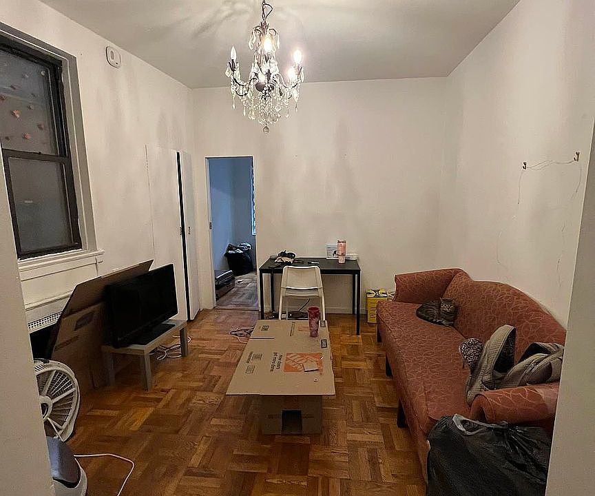 1st image of 304 1/2 East St #4-38