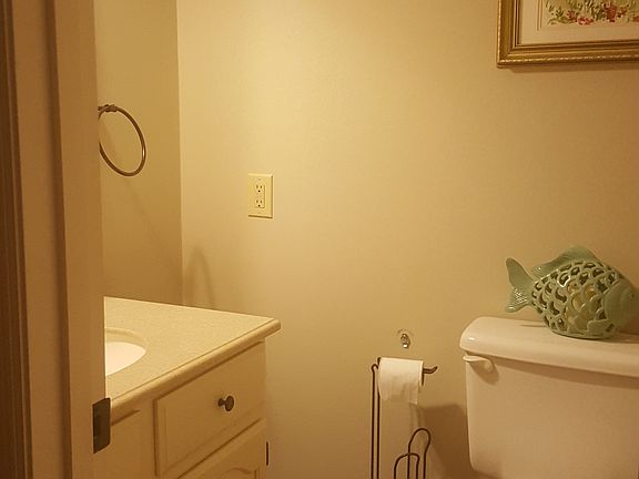 2nd image of 1742 Forest Hills Dr