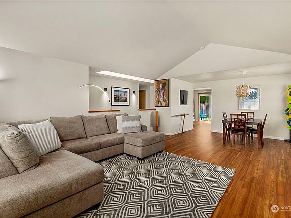 5th image of 4401 Greenbriar Street SE
