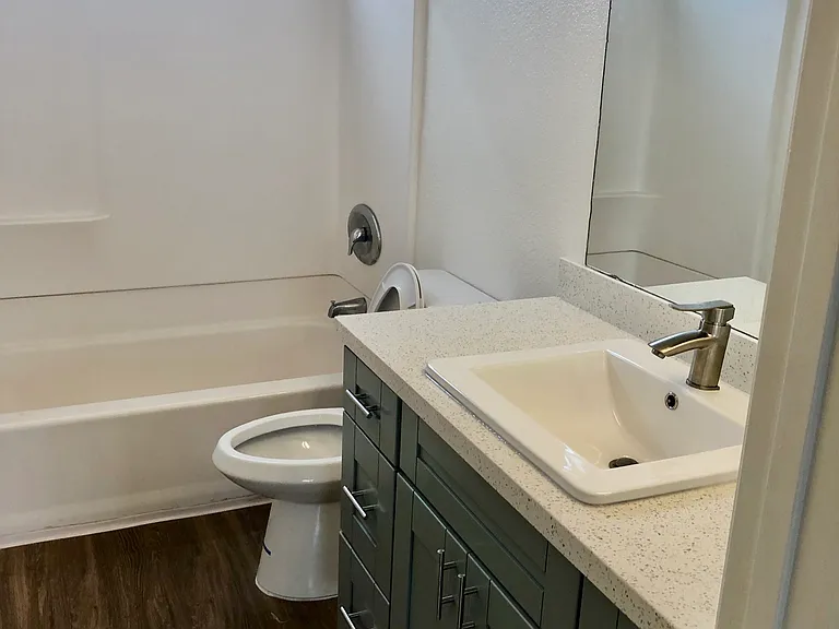429 Palm Avenue — Photo 9