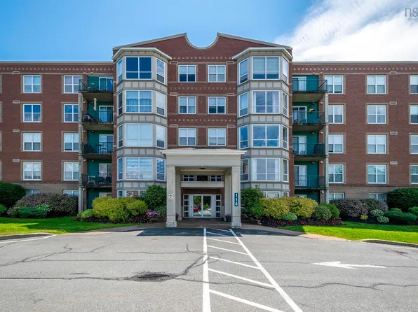 114 Regency Park Dr #201, Halifax, NS B3S 1R9