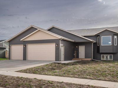 2993 Armstrong St, Bismarck, ND, 58504