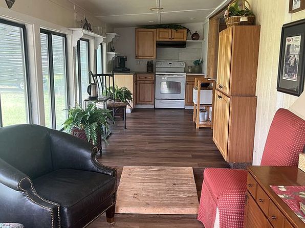 106 Indiana St