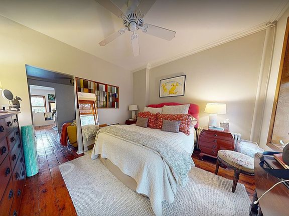 3rd image of 385 Degraw St