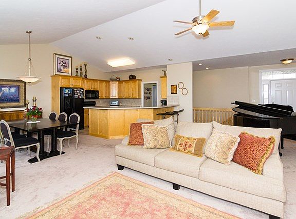 5th image of 302 Tapitio Dr