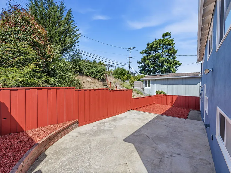 435 Alhambra Rd — Photo 22