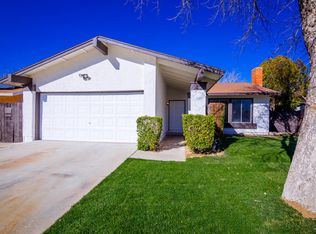 619 Curve Cir, Lancaster, CA 93535