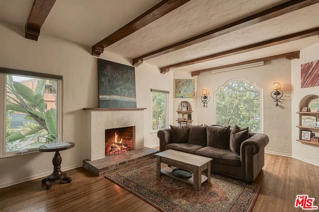 3 bed, 2.0 bath, 1773 sqft, $9,000 — Photo 1