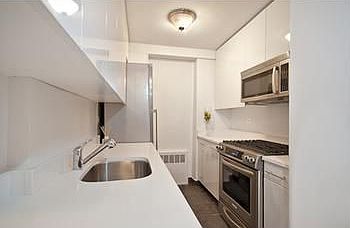 4th image of 7 E 14th St APT 17G