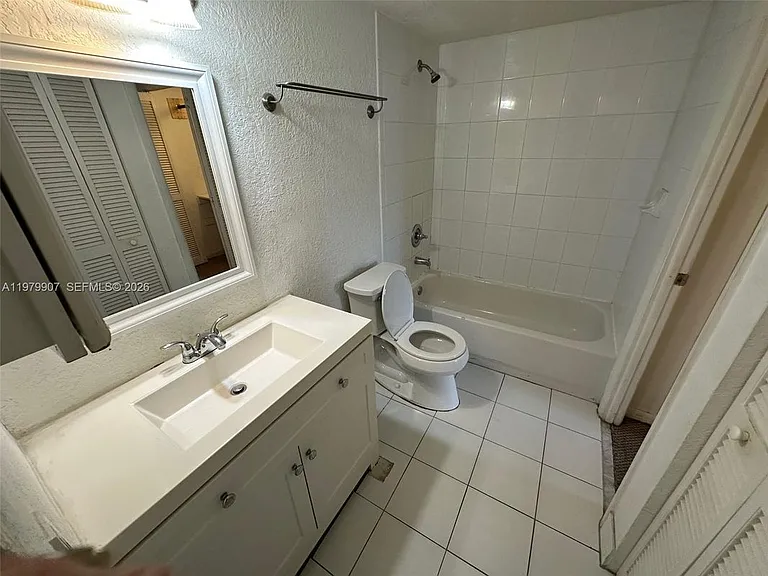 9350 Fontainebleau Blvd #513 — Photo 3