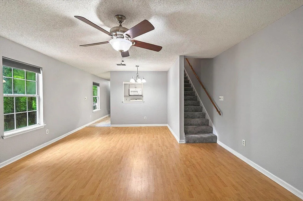 3 bed, 1268 sqft, $1,700 — Photo 2